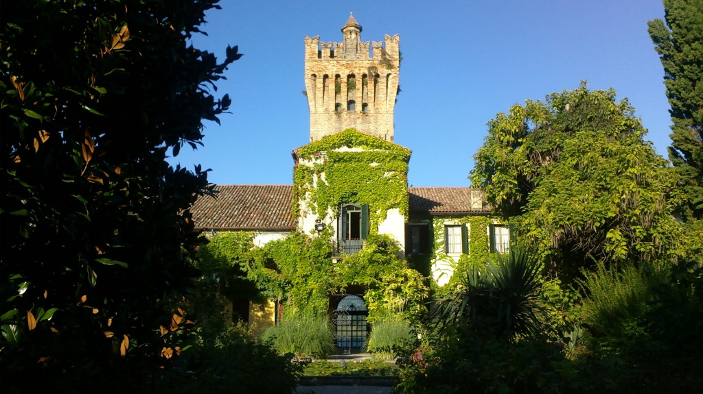 Stanze abitate da Gabriele D'Annunzio c/o Castello di San Pelagio Museo dell'aria - Due Carrare (PD)